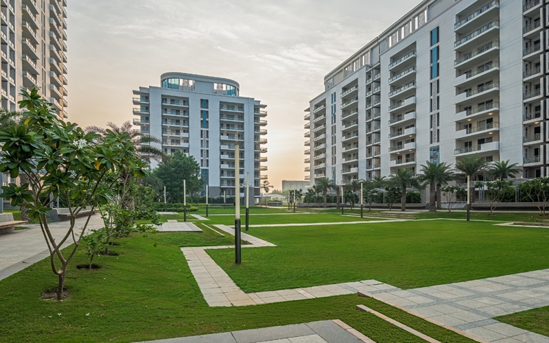 DLF-Ultima-Premium-Residential-Project-Centarl-Greens