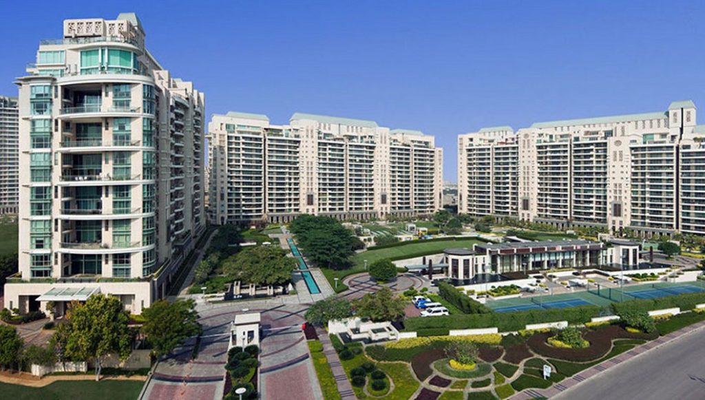 DLF Magnolias is a high class residential apartment project in Gurgaon. The project is habitated by successful entrepreneurs, top corporate honchos and global expatriates. This project by DLF India is also a hot destination for international NRI property management companies. This ultra luxury project in Gurgaon is in the neighborhood of DLF Aralias and the upcoming DLF Camellias.
